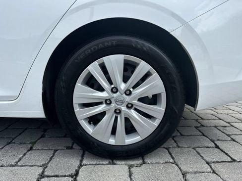 Used 2024 Nissan Sentra S FWD image 11