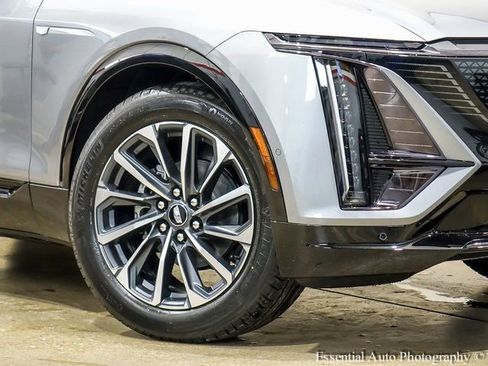 New 2025 Cadillac Lyriq Sport w/ LPO, Floor Liner Package image 3