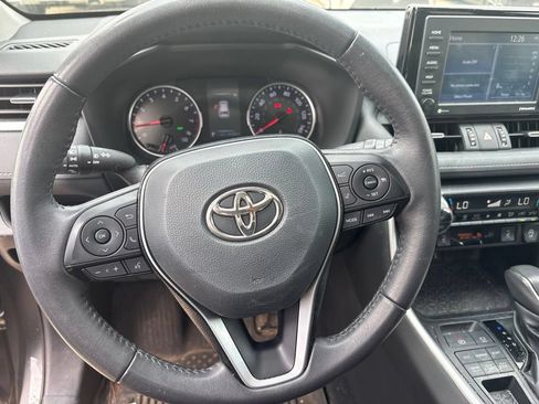 Used 2021 Toyota RAV4 XLE Premium AWD/4WD image 15