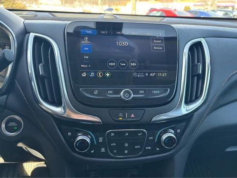 Used 2024 Chevrolet Equinox Premier AWD/4WD image 22