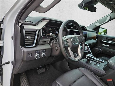 Used 2024 GMC Sierra 1500 Denali AWD/4WD image 9