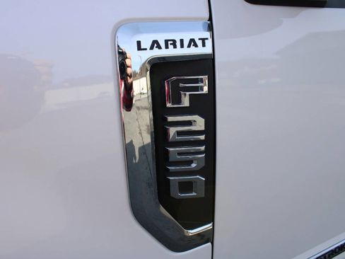 Used 2019 Ford F250 Lariat w/ Lariat Ultimate Package image 10