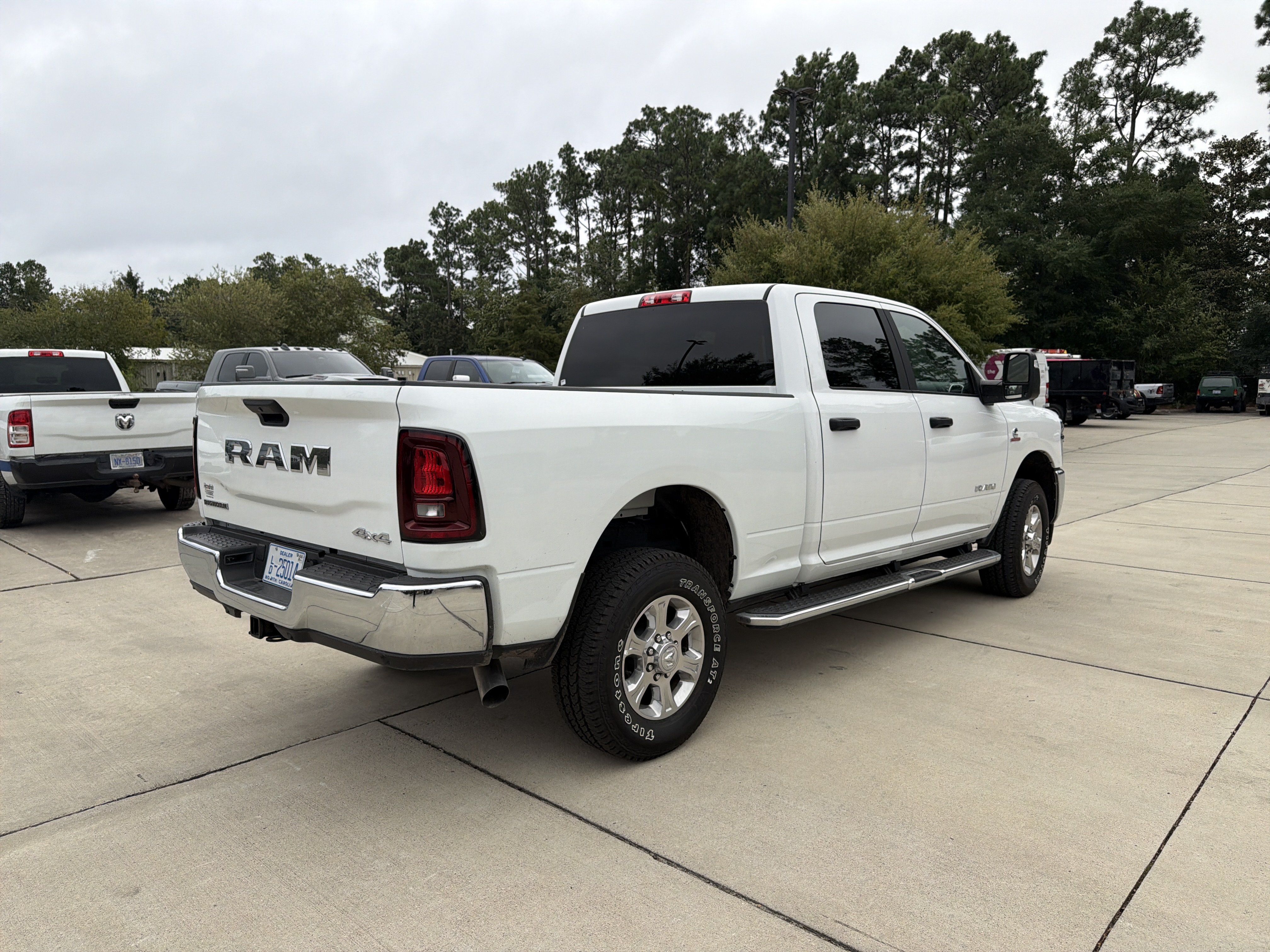 Used 2025 RAM 2500 Big Horn AWD/4WD image 9