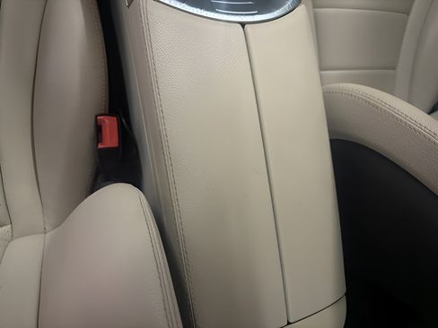 Used 2018 Mercedes-Benz C 300 4MATIC Sedan image 16