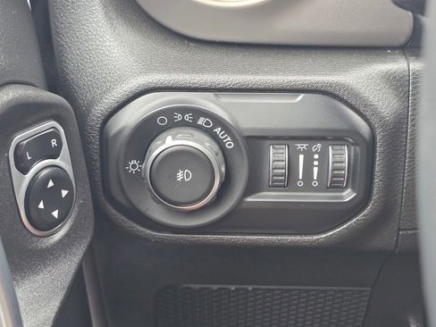 Used 2019 Jeep Wrangler Unlimited Sport S AWD/4WD image 34