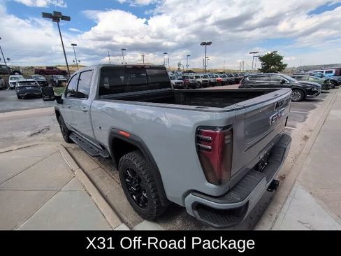 Used 2024 GMC Sierra 2500 AT4 w/ Technology Package AWD/4WD image 9