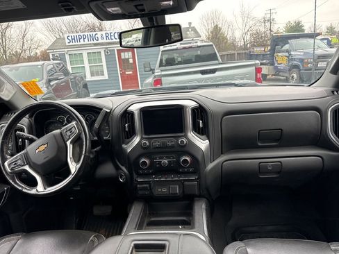 Used 2020 Chevrolet Silverado 2500 LTZ w/ LTZ Convenience Package image 12