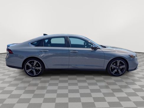 Used 2025 Honda Accord Sport image 6