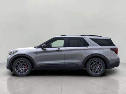Used 2026 Ford Explorer ST-Line w/ ST-Line Street Pack AWD/4WD image 4