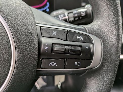 Used 2024 Kia Sportage LX image 17