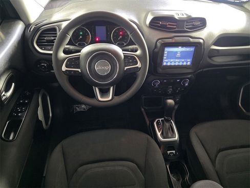 Certified 2019 Jeep Renegade Latitude image 13