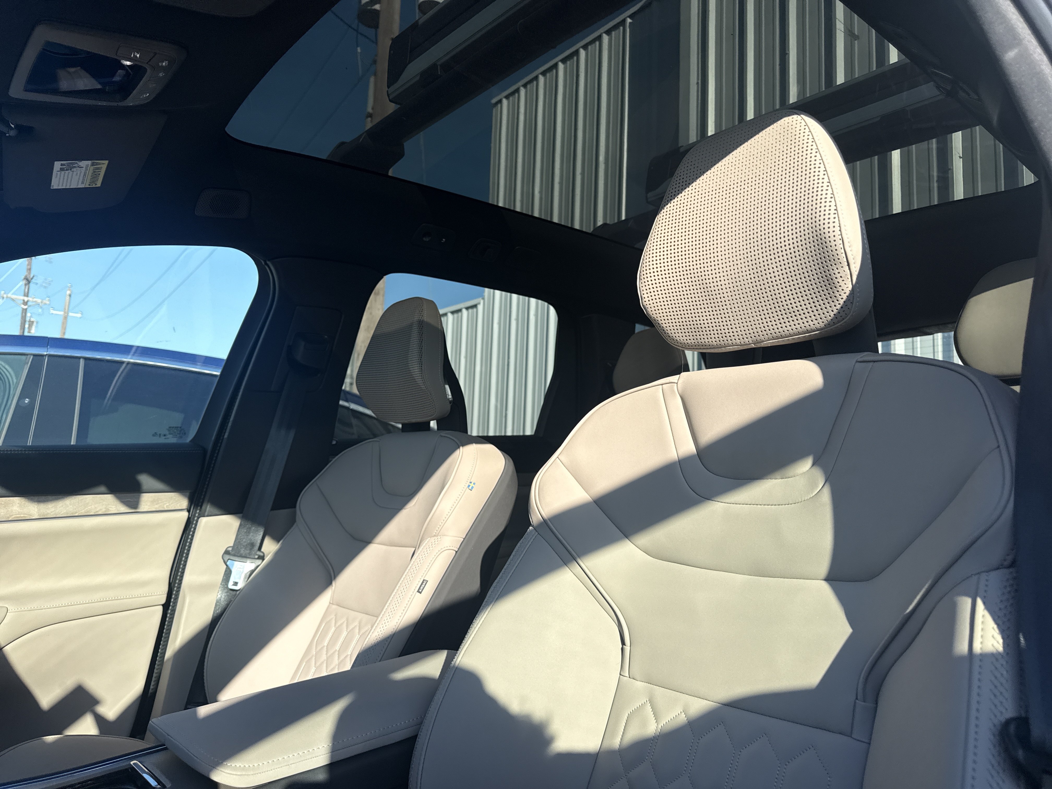 Used 2025 Volvo EX90 Ultra AWD/4WD image 4