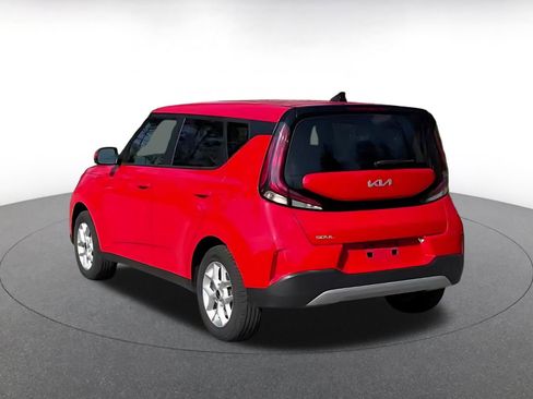 Used 2025 Kia Soul LX w/ LX Technology Package image 11