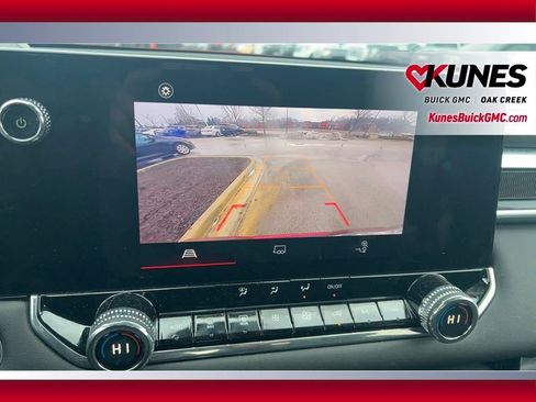 Used 2024 GMC Canyon Elevation w/ Convenience Package image 29