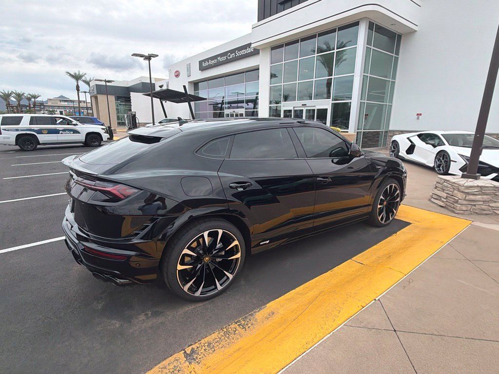Used 2023 Lamborghini Urus S AWD/4WD image 4