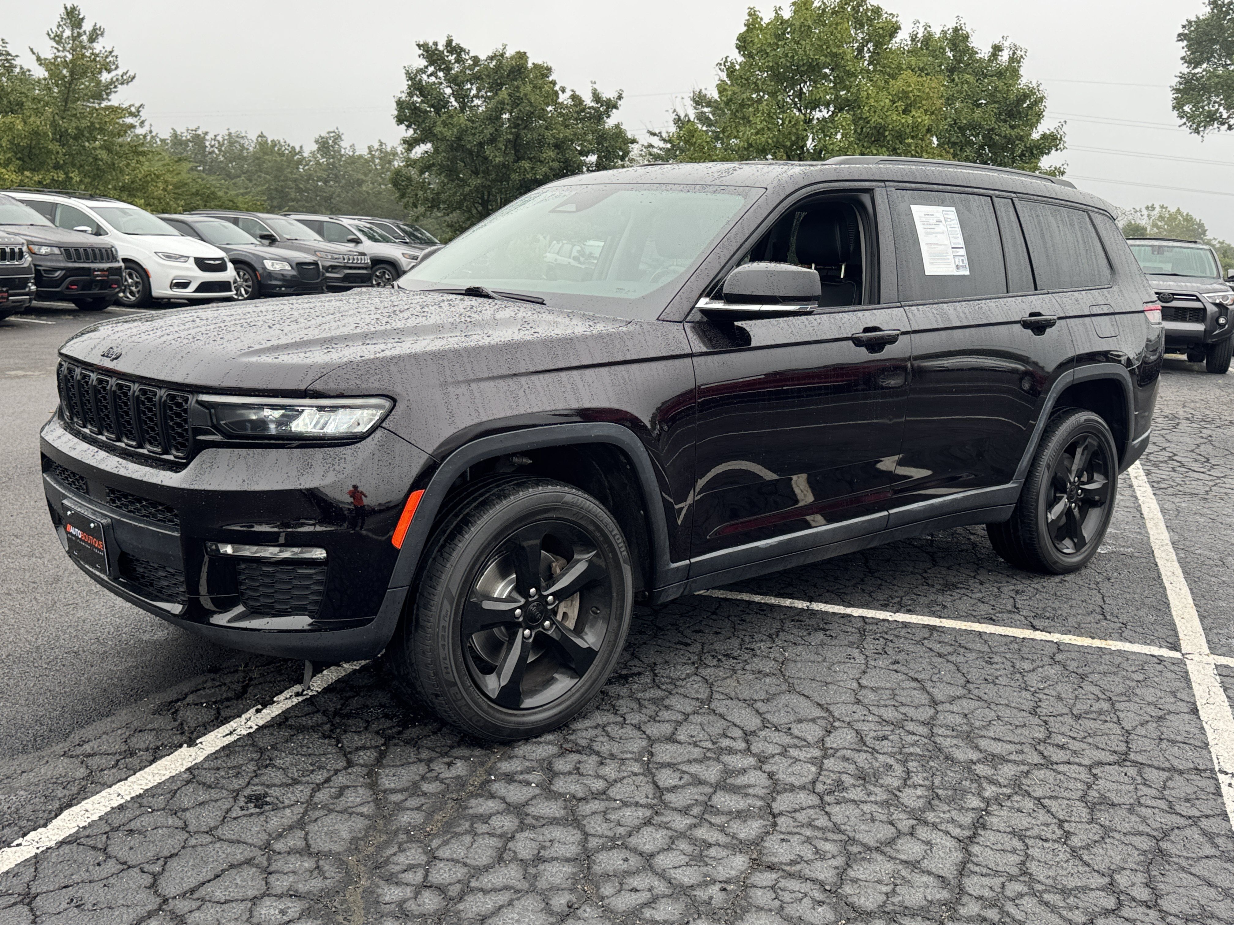 Used 2022 Jeep Grand Cherokee L Limited w/ Black Appearance Package AWD/4WD image 34