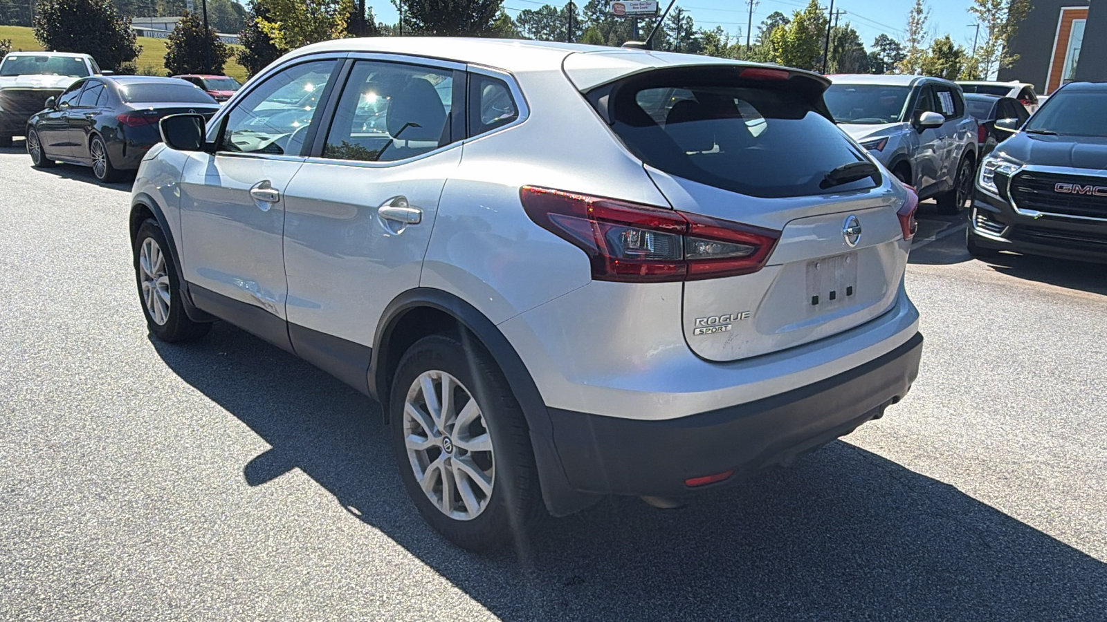 Used 2022 Nissan Rogue Sport S FWD image 10
