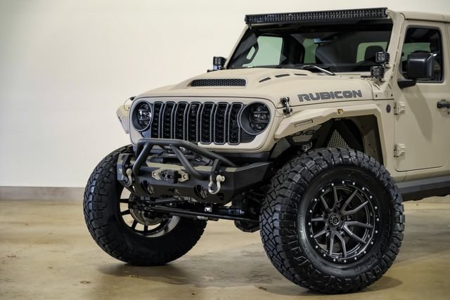 Used 2025 Jeep Gladiator Rubicon w/ Safety Group AWD/4WD image 19