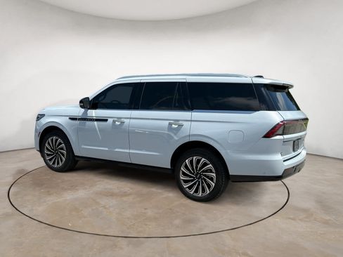 Used 2025 Lincoln Navigator Black Label AWD/4WD image 5