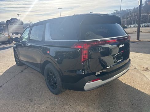 New 2026 Kia Carnival LXS image 5