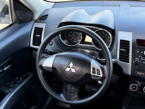 Used 2010 Mitsubishi Outlander ES FWD image 14