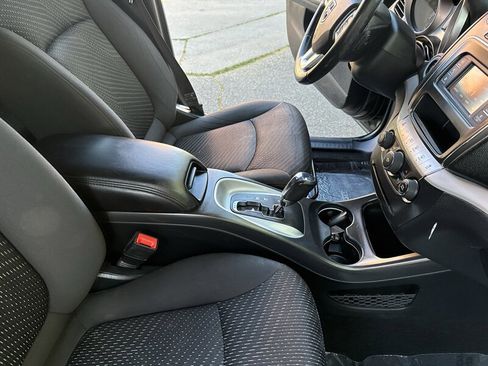 Used 2017 Dodge Journey SE w/ Flexible Seating Group FWD image 29
