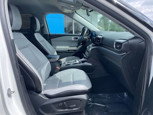 Used 2021 Ford Explorer XLT w/ Equipment Group 202A image 26