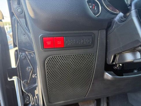 Used 2017 Jeep Wrangler Unlimited Rubicon image 12