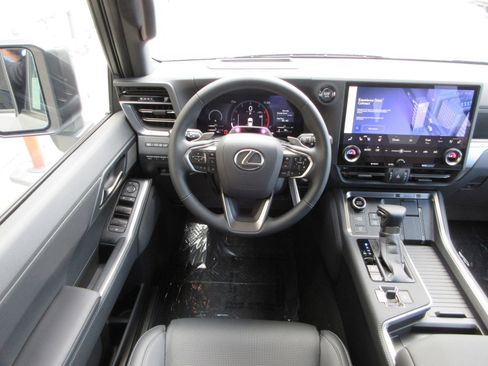 Used 2026 Lexus GX 550 550 Luxury w/ Accessory Package (31) image 38