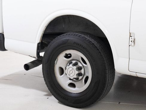 Used 2017 Chevrolet Express 2500 image 59