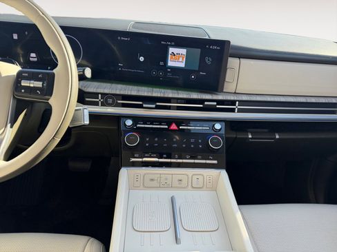 Used 2024 Hyundai Santa Fe Calligraphy image 10