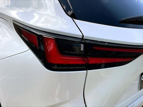 Used 2025 Lexus NX 250 FWD w/ Towing Package (2000 Lbs) image 26