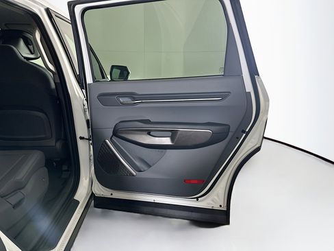 Used 2024 Kia EV9 Light Long Range image 33