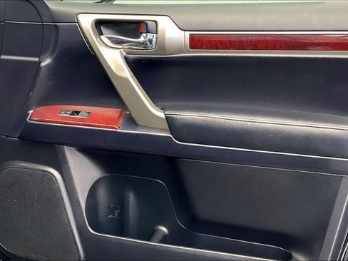 Used 2019 Lexus GX 460 image 26