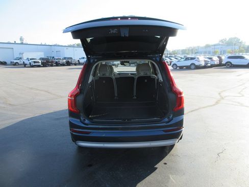 Used 2022 Volvo XC90 T6 Momentum w/ Advanced Package AWD/4WD image 8