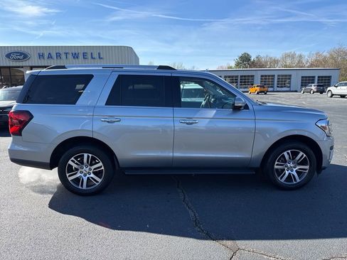 Used 2024 Ford Expedition Limited image 26