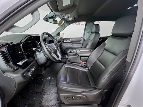 Used 2024 GMC Sierra 1500 SLT image 10