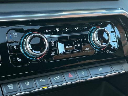 New 2026 GMC Sierra 3500 Denali Ultimate w/ LPO, Black Badging Package image 19