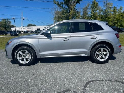 Used 2023 Audi Q5 2.0T Premium w/ Convenience Package AWD/4WD image 2