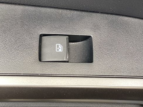 Used 2021 Toyota Tacoma SR5 RWD image 28