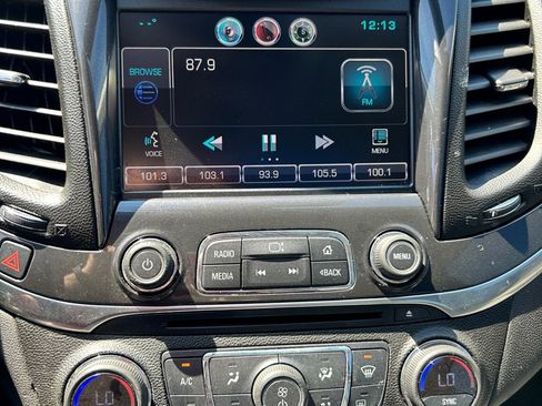 Used 2015 Chevrolet Impala LT w/ Convenience Package image 12