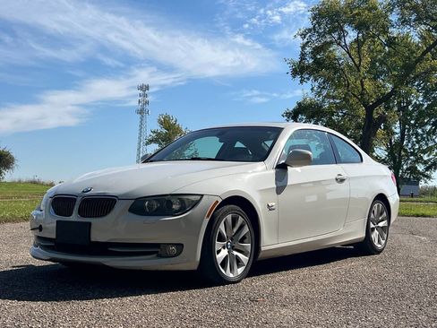 Used 2011 BMW 328i xDrive Coupe image 4