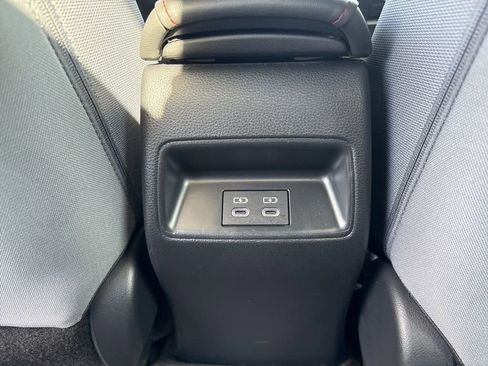 Used 2024 Toyota Corolla SE image 13