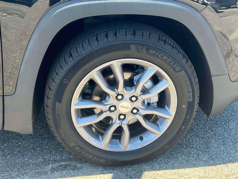 Used 2023 GMC Terrain SLT AWD/4WD image 11