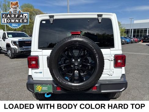 Used 2023 Jeep Wrangler Unlimited Sahara w/ Cold Weather Group AWD/4WD image 17