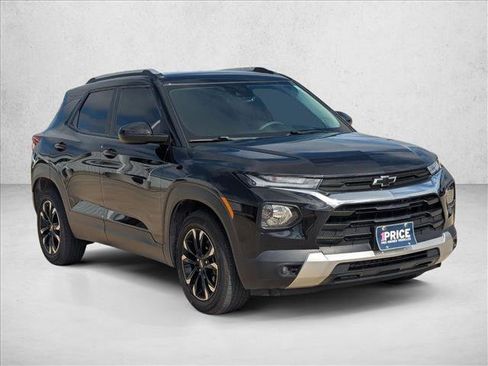 Certified 2023 Chevrolet TrailBlazer LT w/ Convenience Package FWD image 3
