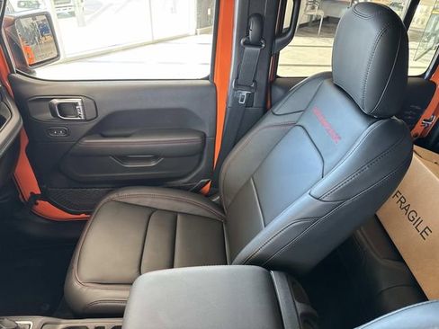 New 2025 Jeep Gladiator Rubicon image 10