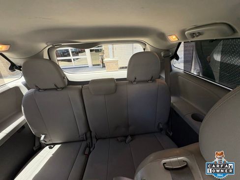 Used 2015 Toyota Sienna XLE w/ XLE Navigation Package FWD image 26