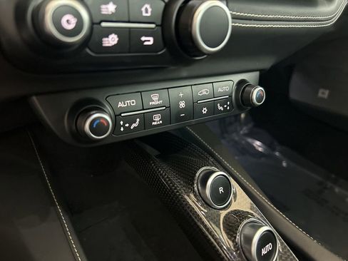 Used 2019 Ferrari Portofino Base image 57