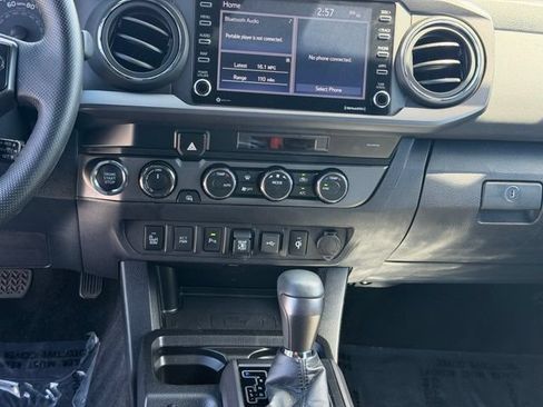 Used 2021 Toyota Tacoma TRD Off-Road w/ Technology Package AWD/4WD image 15